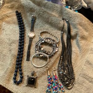 JEWELRY LOT. Vintage Untested costume jewe AS IS.
